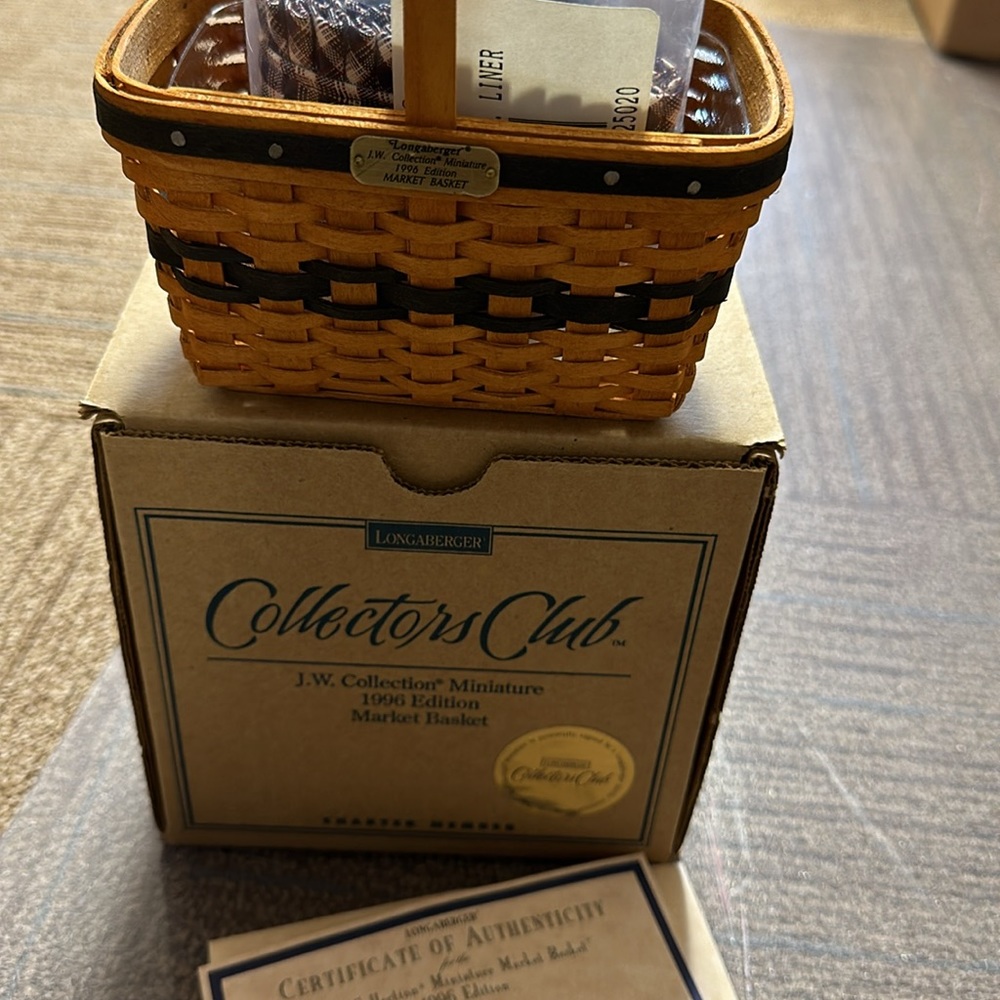 Longaberger Charter Member collectors Club JW miniature 1996 market basket mint